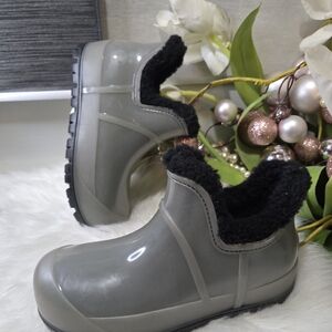 Ugg Raincloud Clear Waterproof  Women Boot Size9 New